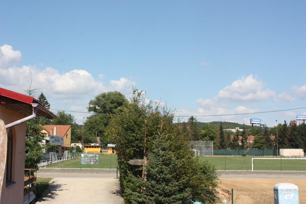 Jaroš
